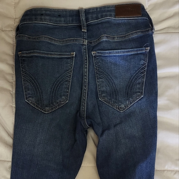Hollister Distrested High Rise Skinny Jeans - Picture 6 of 6